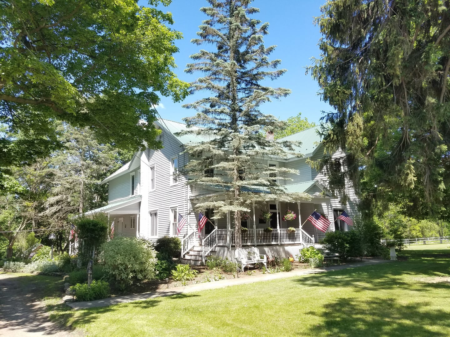 Photo of Fainting Goat Island Inn