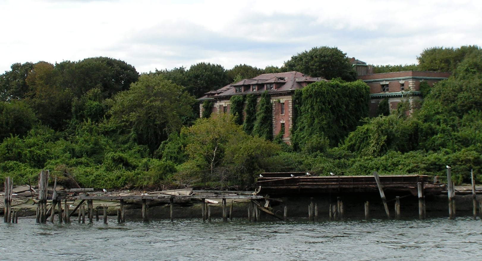 Abandoned Riverside Hospital building on North Brother Island, East River, New York, photographed in 2006 showing severe deterioration.