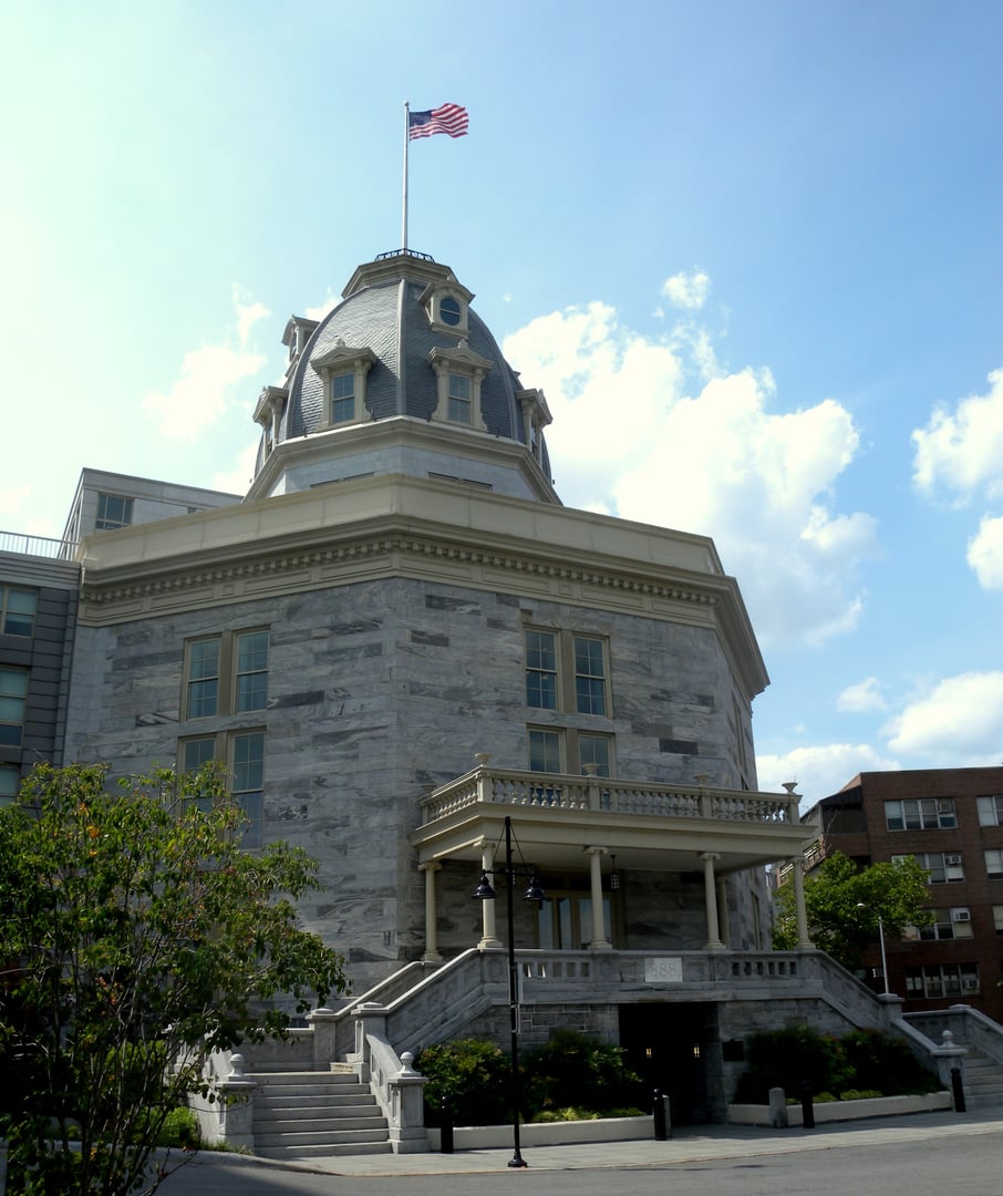 The Octagon Tower on Roosevelt Island — preserved Alexander Jackson Davis rotunda from the 1841 New York City Lunatic Asylum, now anchoring a luxury residential complex.