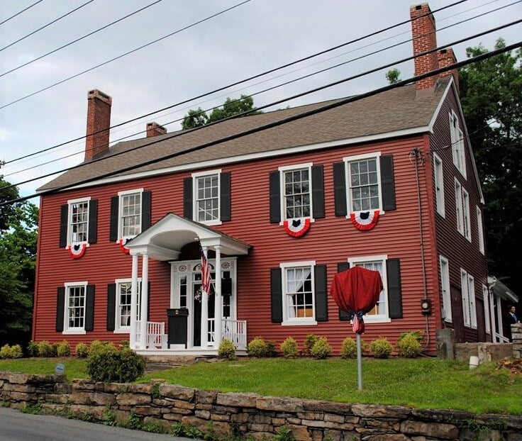The Federal-era McGarrah Stagecoach Inn in Monroe, New York, built around 1799