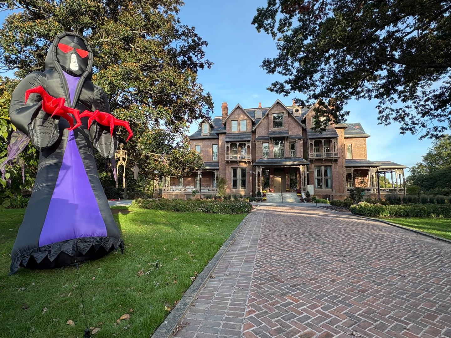 North Carolina Executive Mansion, Raleigh — Queen Anne facade
