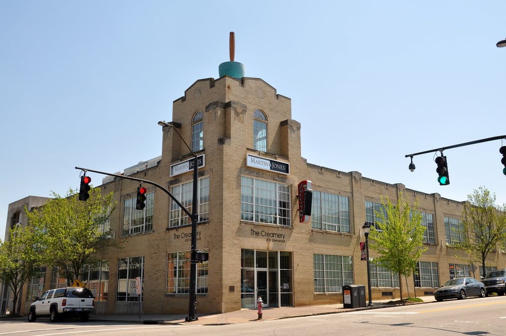 Pine State Creamery building, Raleigh — Moderne exterior with corner tower