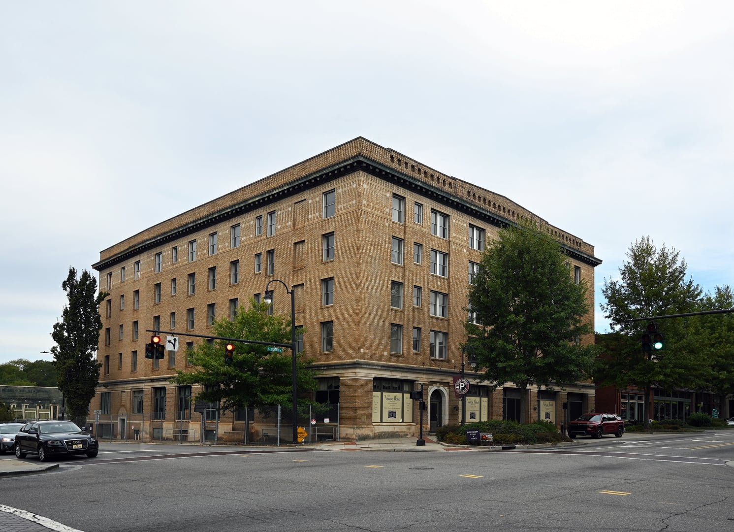 Photo of Vance Hotel