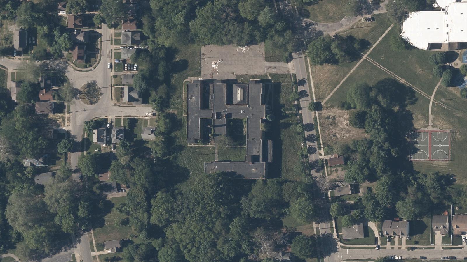 Aerial survey view of 736 Lakeview Ave