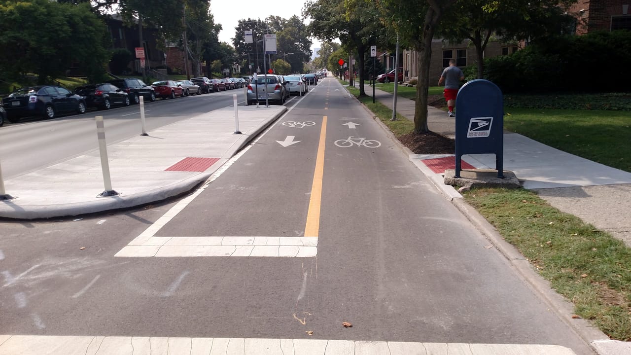 Two-way protected cycletrack and bus stop island on Summit Street (at 15th Street) in Columbus, Ohio in September 2016