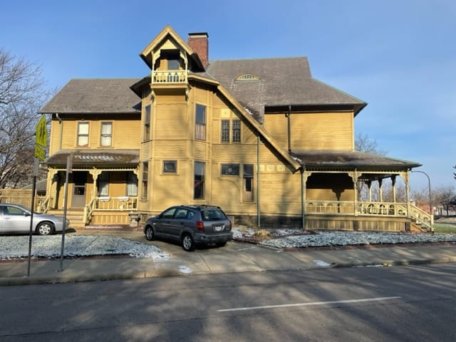 Side view of Edwin H. Merrill House, 32 Fir Hill, Akron, Ohio