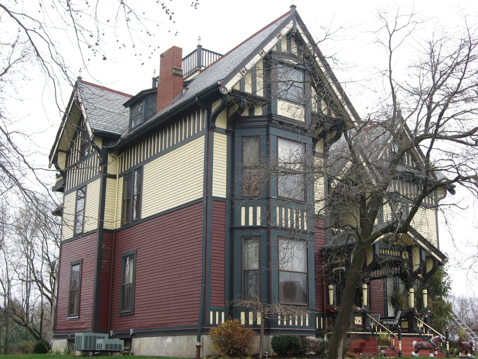 Photo of Colonel Taylor Inn Bed & Breakfast