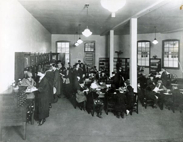 Photo of West Toledo Branch Library