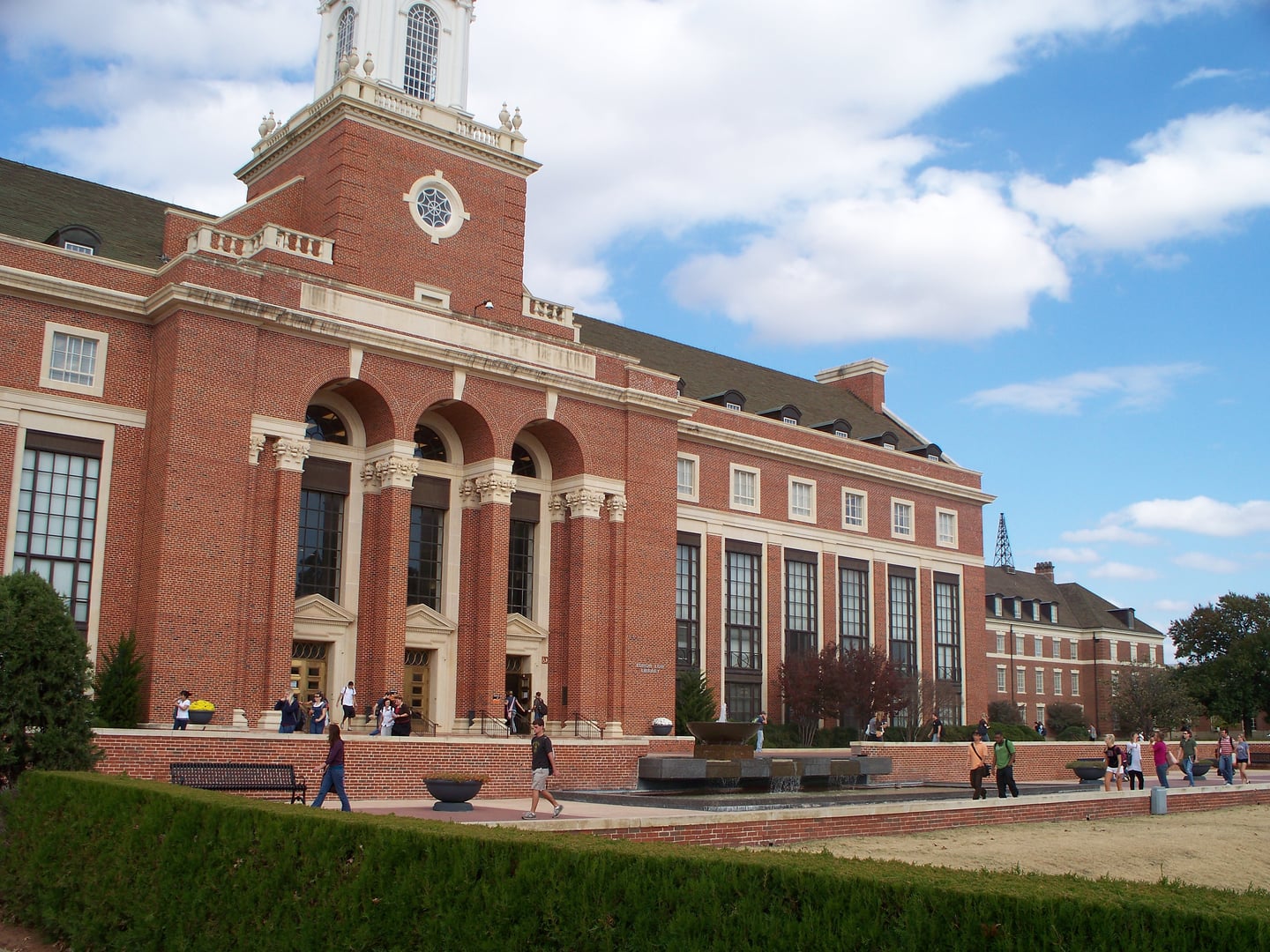Photo of Edmon Low Library (Oklahoma State University)