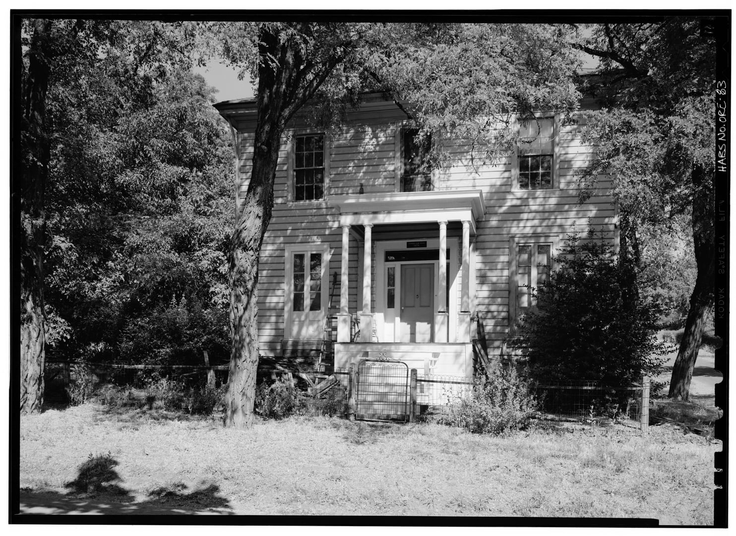 East front elevation of the Helms House, an 1878 Italianate residence on South Oregon Street in Jacksonville, Oregon (HABS, 1971)