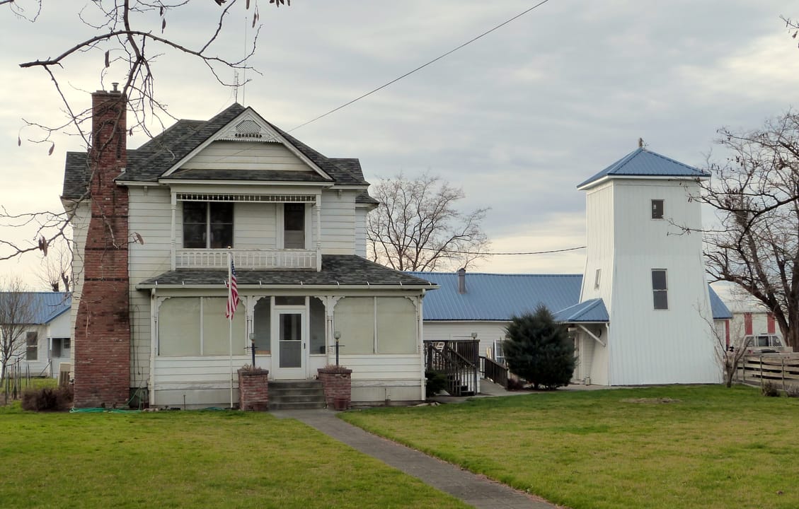 The historic Joseph Cunha Farmstead (built 1902), located at 33263 Oregon Trail Road in Echo, Oregon, United States, is listed on the US National Register of Historic Places.





This is an image of a place or building that is listed on the National Register of Historic Places in the United States 