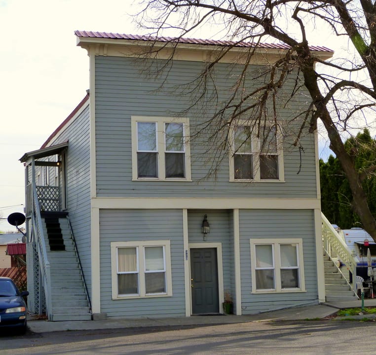 The historic James Edwards Building (built 1882), located at 320 Main Street in Echo, Oregon, United States, is listed on the US National Register of Historic Places.





This is an image of a place or building that is listed on the National Register of Historic Places in the United States of Ameri