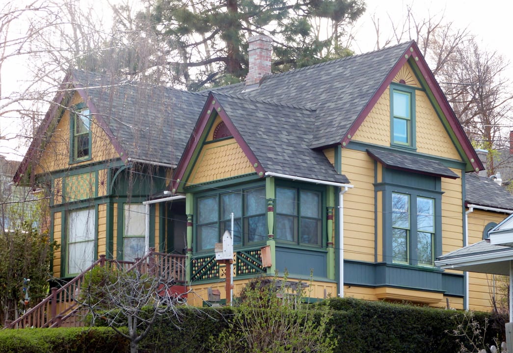 The historic Warren Mills House (built 1890), located at 123 High Street in Klamath Falls, Oregon, United States, is listed on the US National Register of Historic Places.





This is an image of a place or building that is listed on the National Register of Historic Places in the United States of 