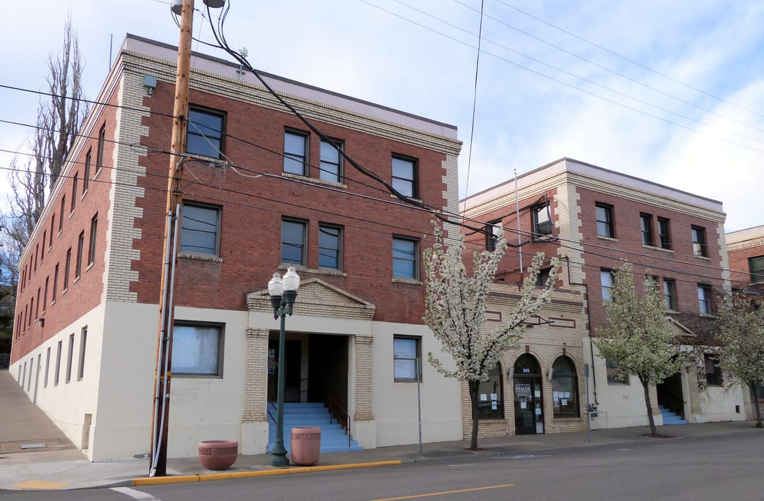 The historic former Valley Hospital (built 1919), located at 405 Pine Street in Klamath Falls, Oregon, United States, is listed on the US National Register of Historic Places.





This is an image of a place or building that is listed on the National Register of Historic Places in the United States