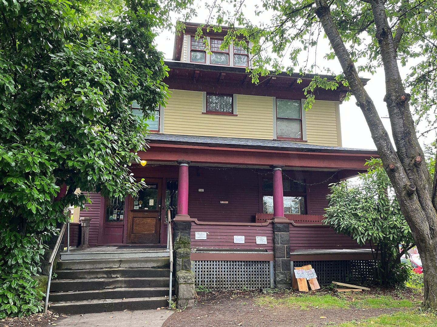 Exterior of the 1902 Craftsman house at 707 SE 12th Avenue in Portland's Buckman neighborhood that houses the Rimsky-Korsakoffee House coffeehouse