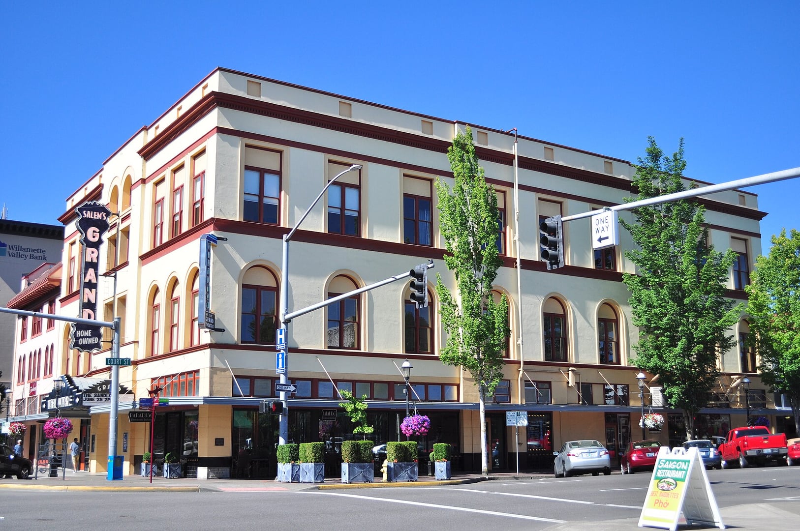 Exterior of Salem's Historic Grand Theatre, a 1900 Romanesque Revival Odd Fellows lodge and opera house at 185–195 High Street NE in downtown Salem, Oregon