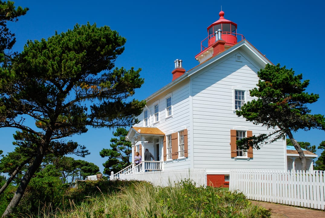 Yaquina Bay Lighthouse in Newport, Lincoln County, Oregon, photographed by Gary Halvorson for the Oregon State Archives, August 2009.