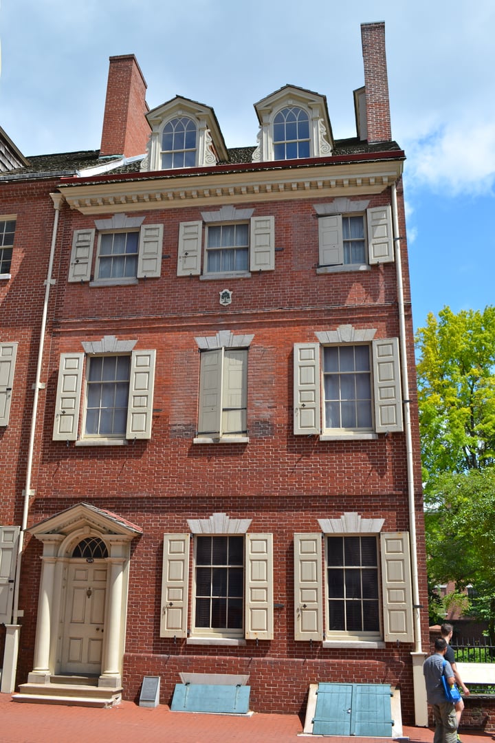 Federal-style four-story brick row house at 309 Walnut Street in Philadelphia's Society Hill