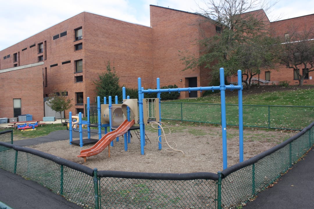 en:Bucks County Community College is a two-year community college located in Bucks County, Pennsylvania, near Philadelphia. Early Learning Center: Child Care Facility.