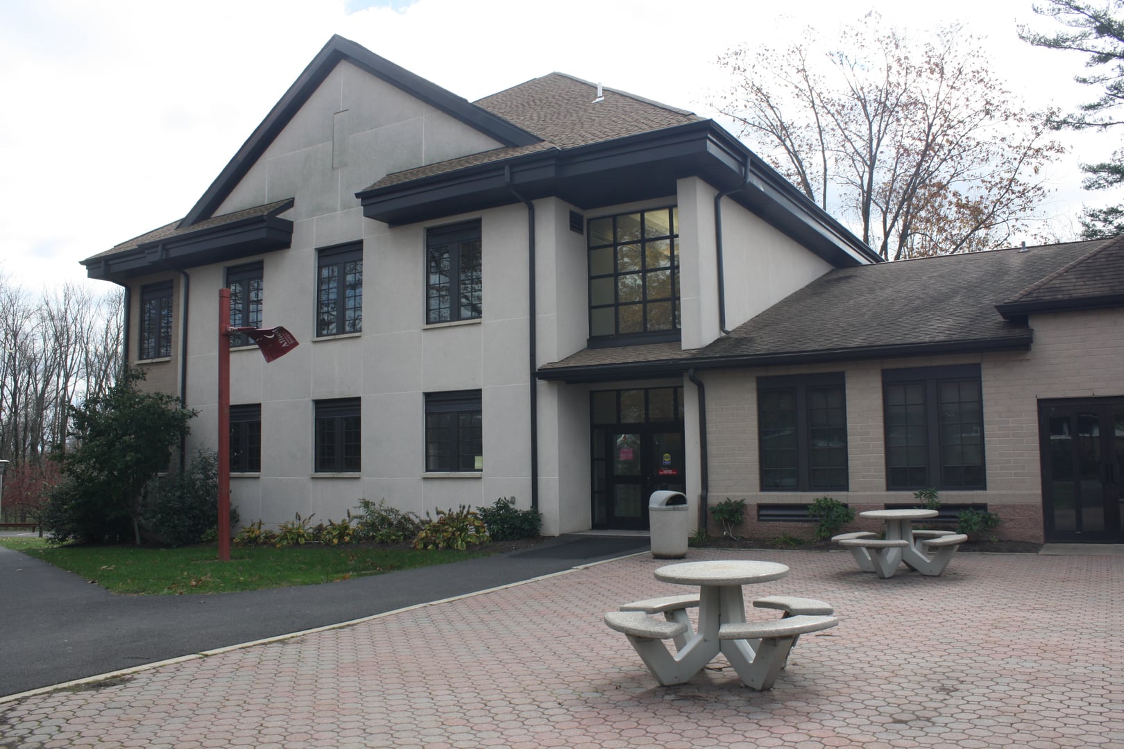 en:Bucks County Community College is a two-year community college located in Bucks County, Pennsylvania, near Philadelphia. Allied Health Building: Continuing Education Nursing Program, LPN Program, Radiography Program.