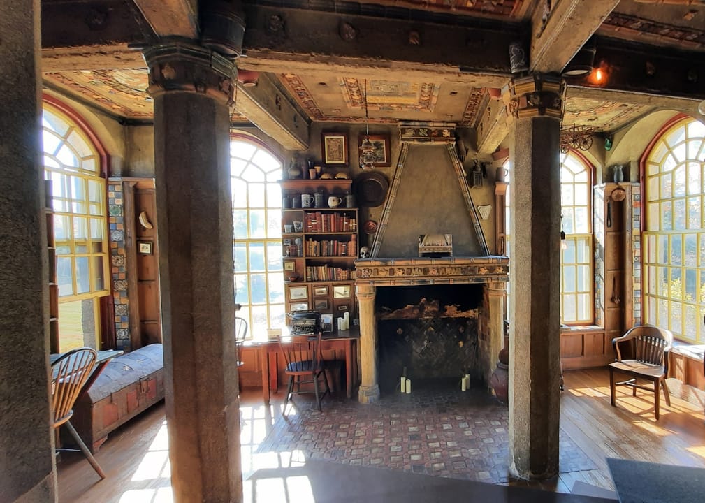 Photo of Fonthill Castle