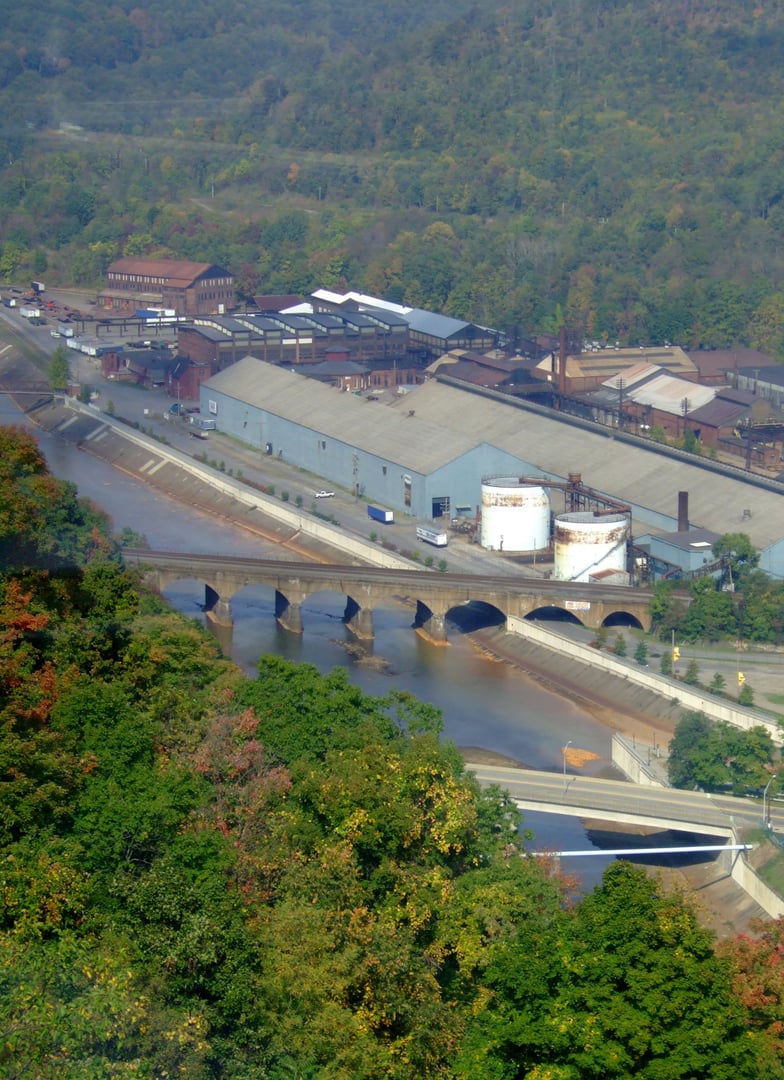 The seven-arch Stone Bridge spanning the Conemaugh River at Johnstown, Pennsylvania, site of the 1889 flood debris fire