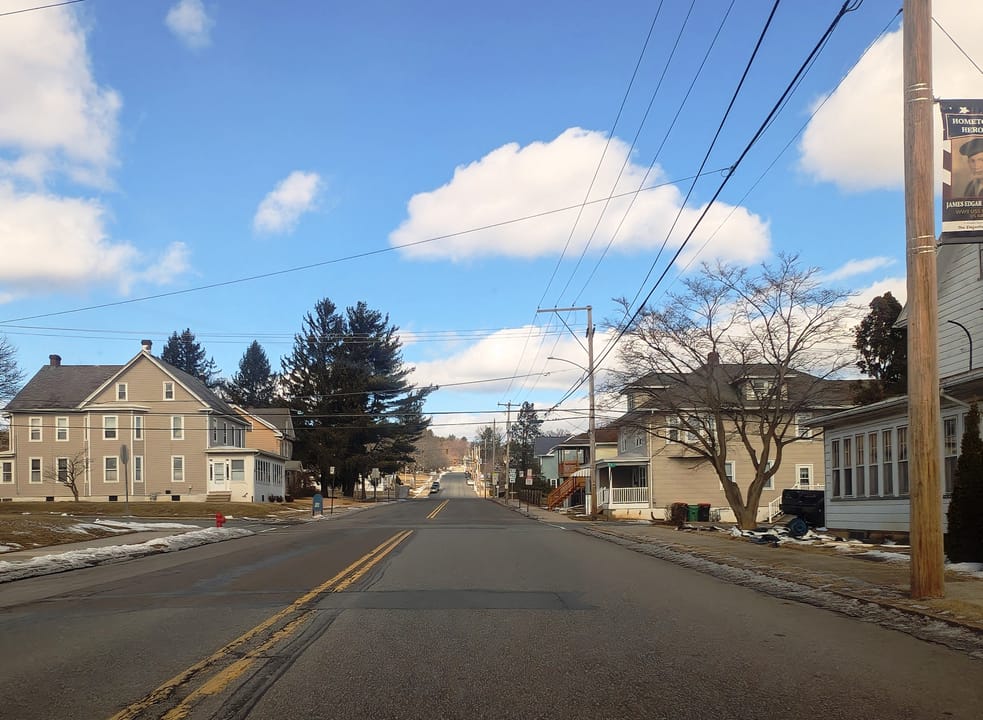 Photo of westbound Pennsylvania Route 902 (northbound South 9th Street) in Lehighton, Pennsylvania. Photo taken looking north between Alum Street and Iron Street.
