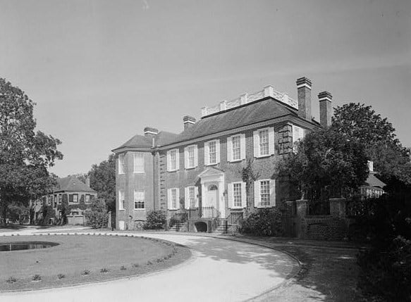 Front elevation of the c.1730 Georgian brick Fenwick Hall plantation house on Johns Island, South Carolina