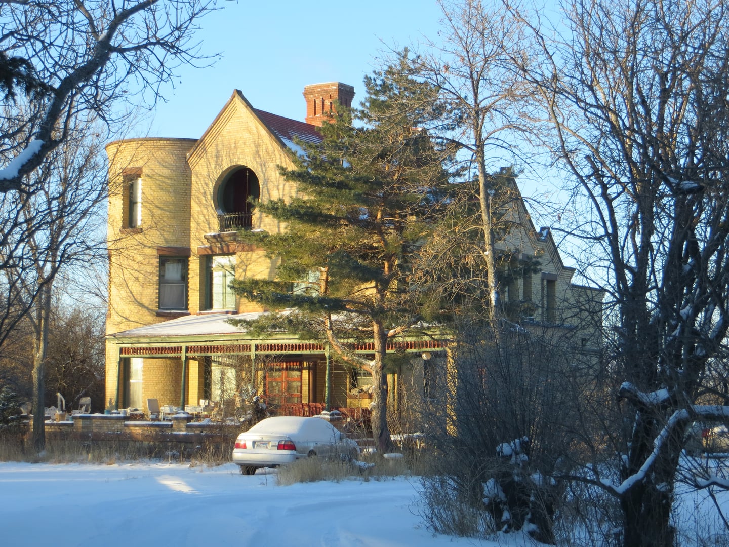 Easton Castle, a Queen Anne Victorian home in Aberdeen, South Dakota