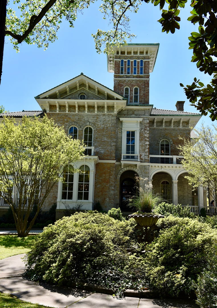 Italianate-style brick Annesdale mansion at 1325 Lamar Avenue in Memphis, Tennessee, built in 1855 and listed on the National Register of Historic Places
