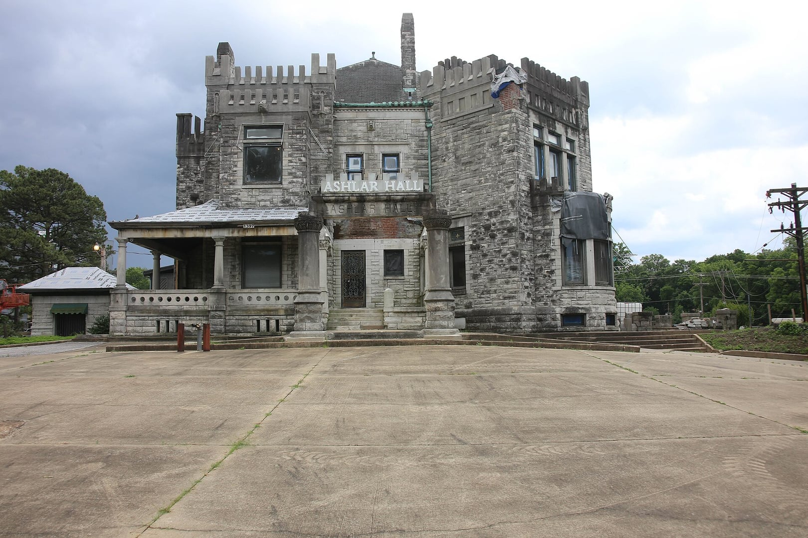 Gothic Revival ashlar-stone mock-castle Ashlar Hall at 1397 Central Avenue in Midtown Memphis, Tennessee, built 1896 by Robert Brinkley Snowden