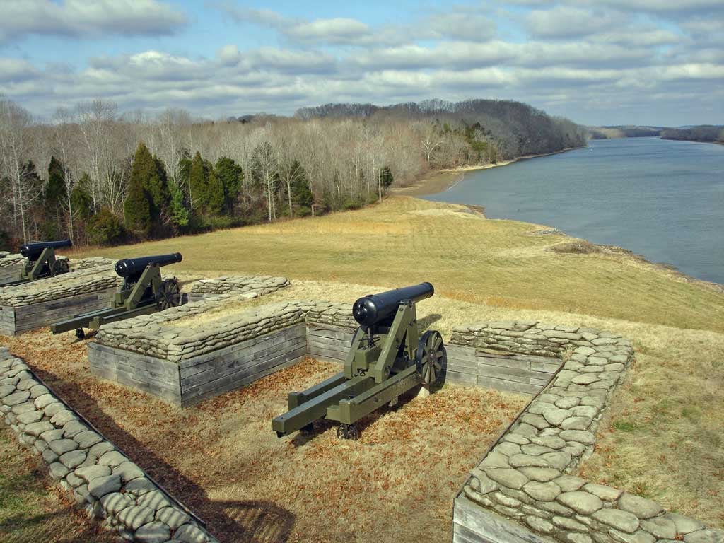 Lower river battery cannons overlooking the Cumberland River at Fort Donelson National Battlefield in Dover, Tennessee