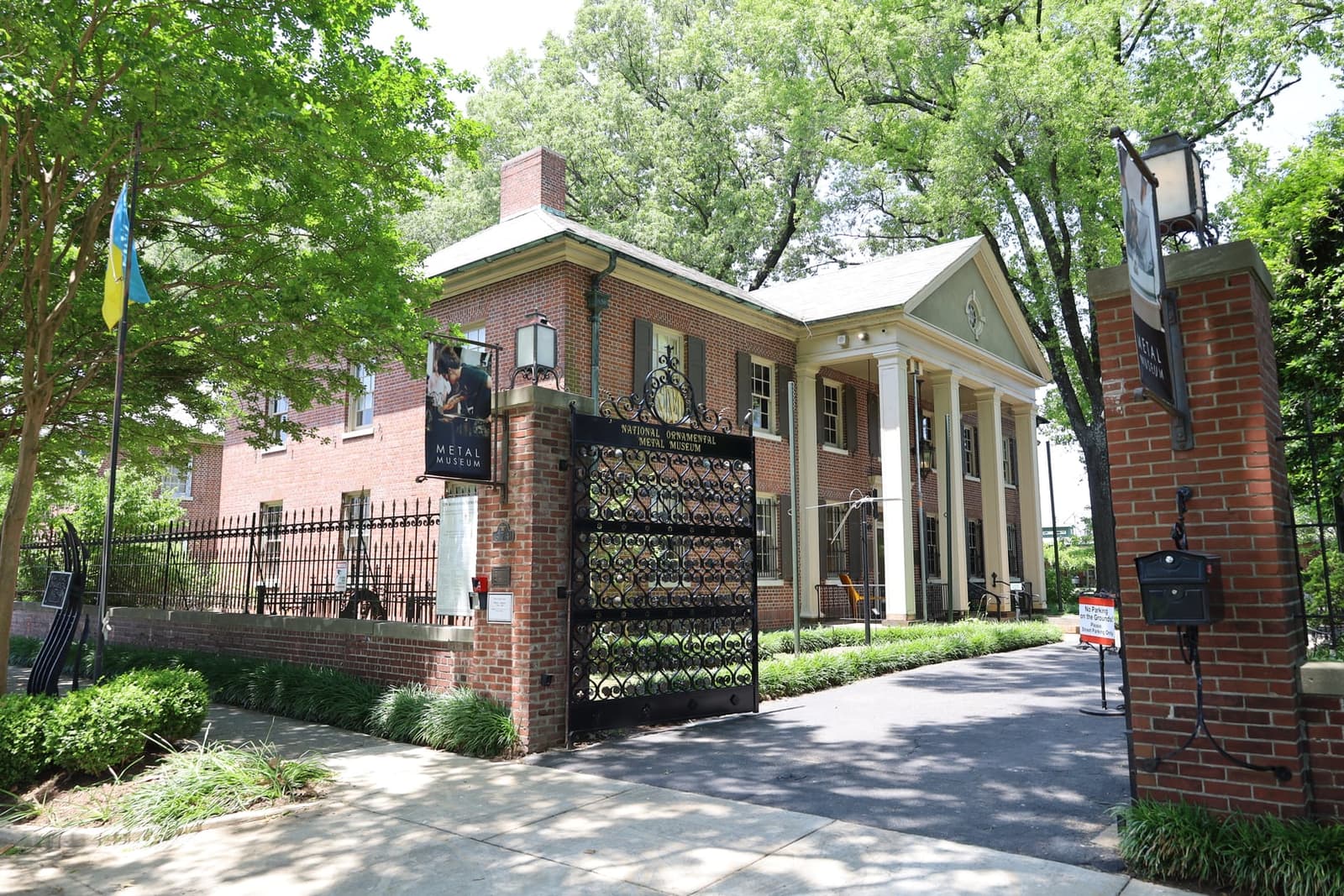 The Metal Museum entrance, housed in the historic former U.S. Marine Hospital staff quarters in Memphis, Tennessee