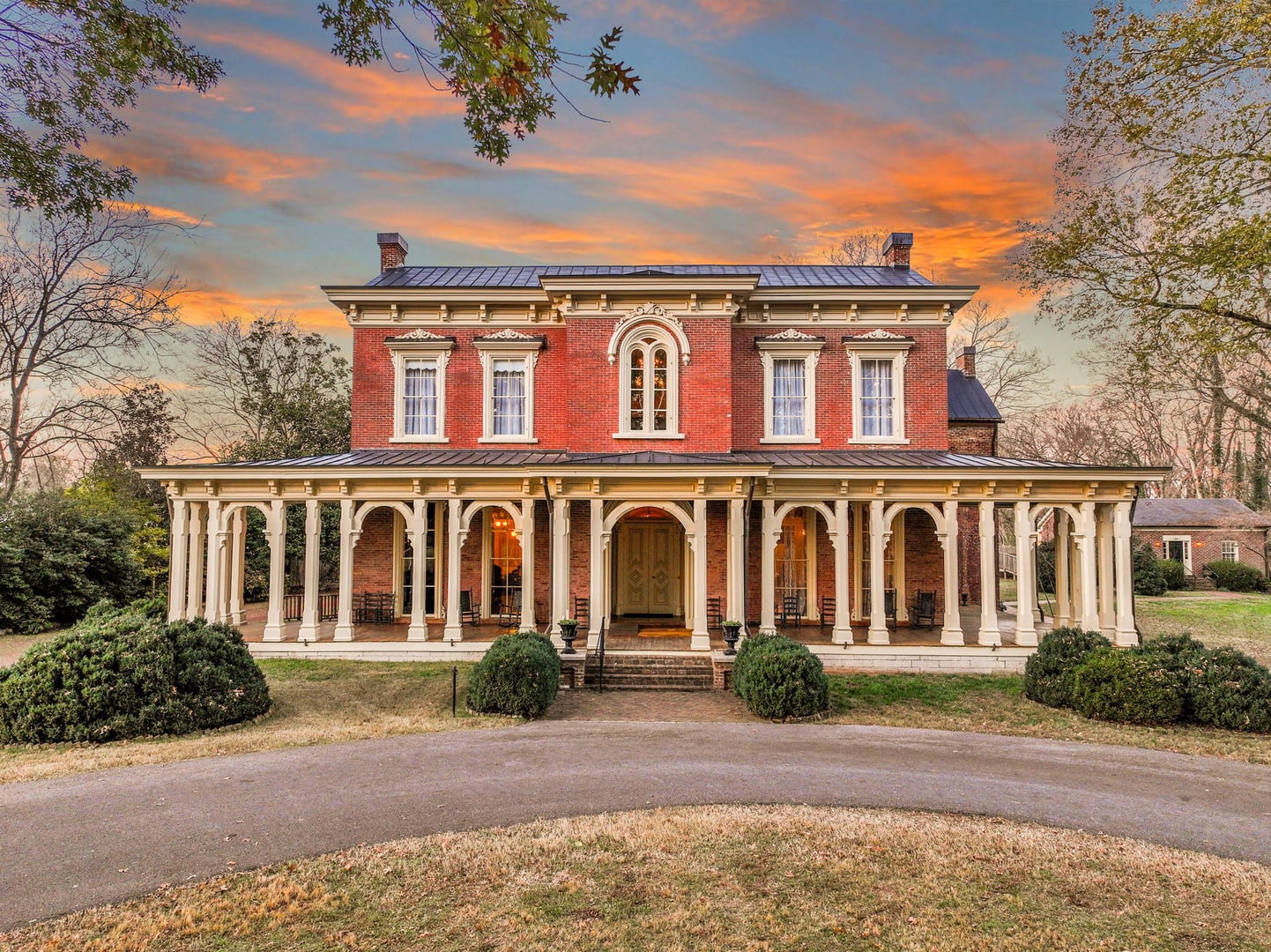 Photo of Oaklands Mansion (Oaklands Historic House Museum)