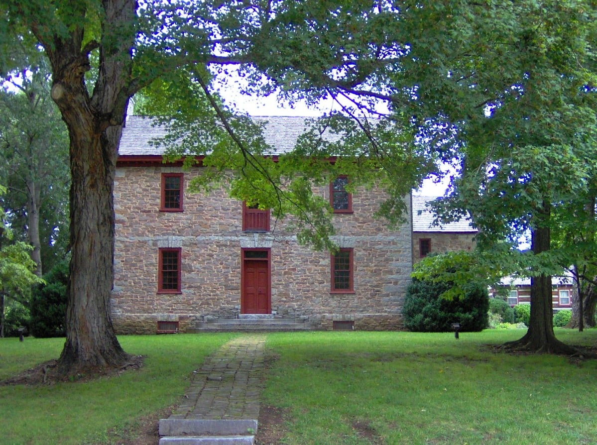 Pink marble Late-Georgian two-story Ramsey House (1797) east of Knoxville, the first stone house in Knox County, Tennessee.