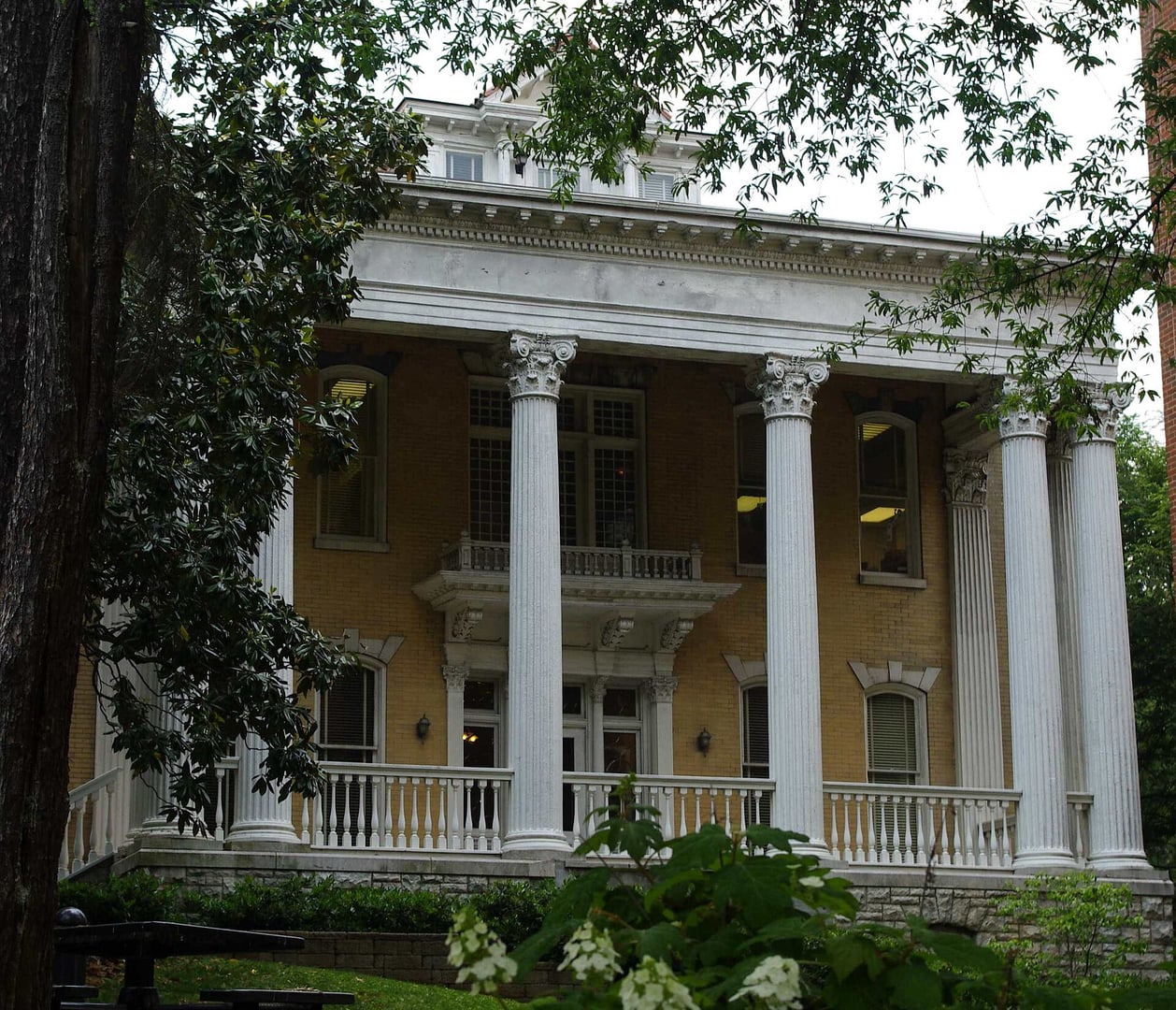 Tyson Alumni House at the University of Tennessee Knoxville, a three-story brick building with large columned portico designed by George Barber