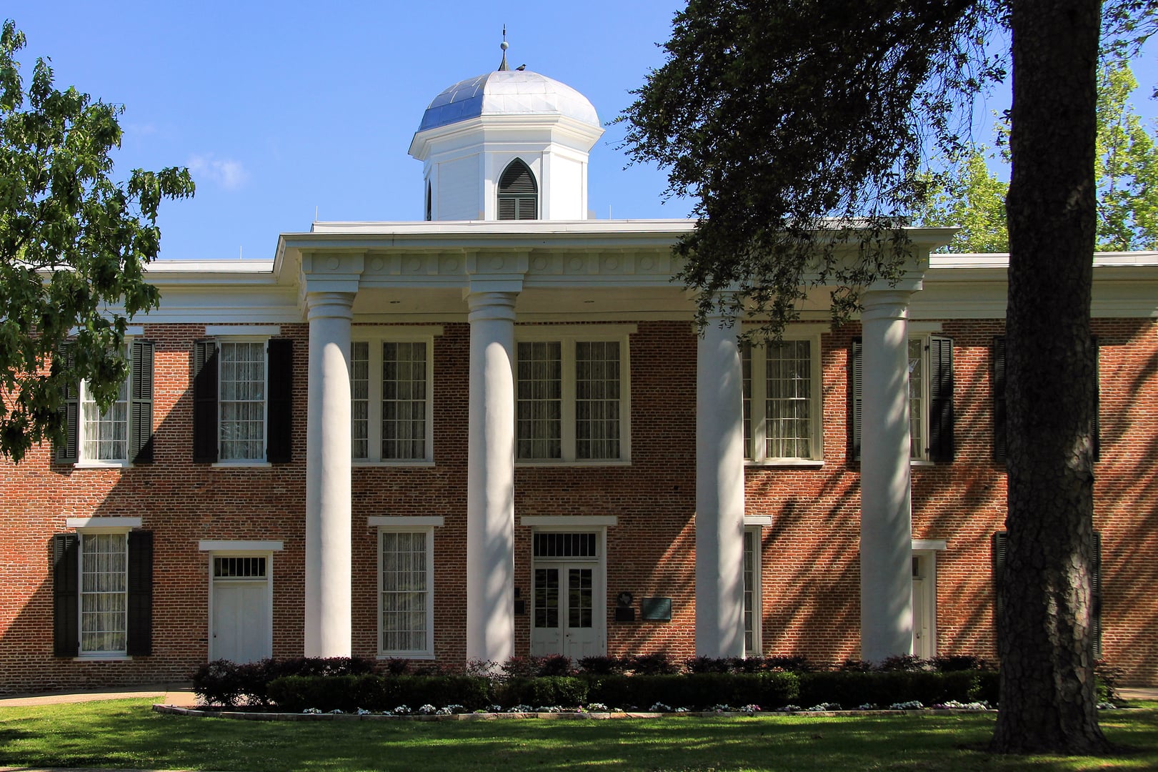 Photo of Austin Hall, Sam Houston State University