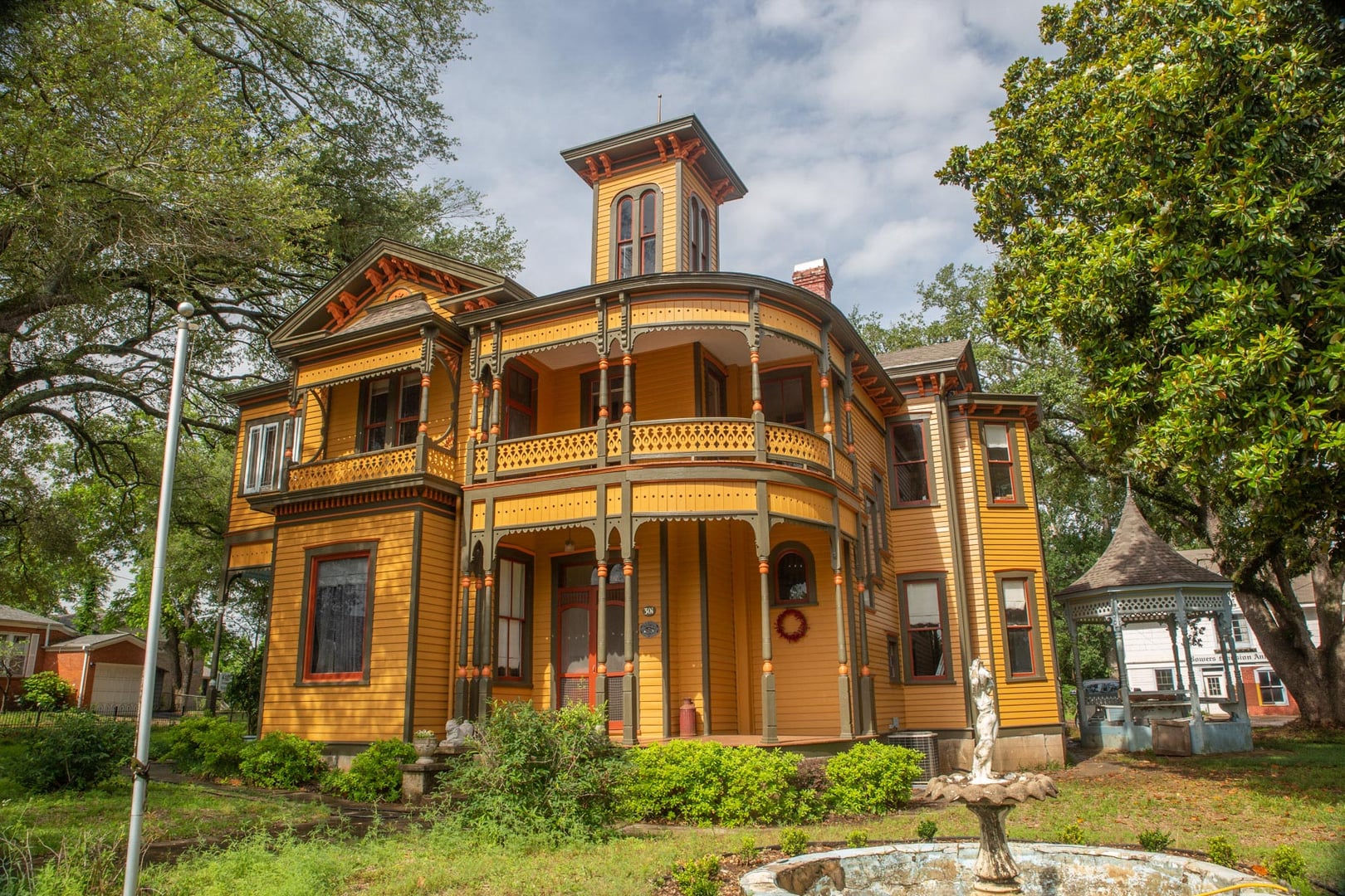 Victorian Italianate Bowers Mansion at 301 S Magnolia Street in Palestine, Texas