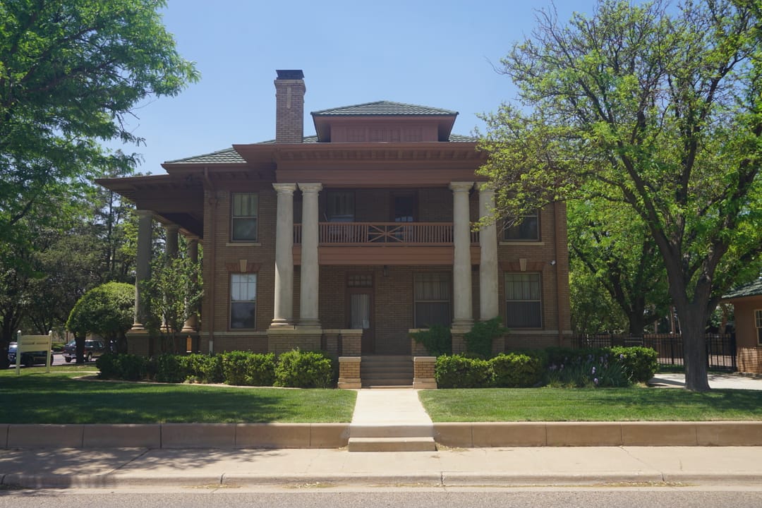 The Warren and Myrta Bacon House in Lubbock, Texas (United States).
