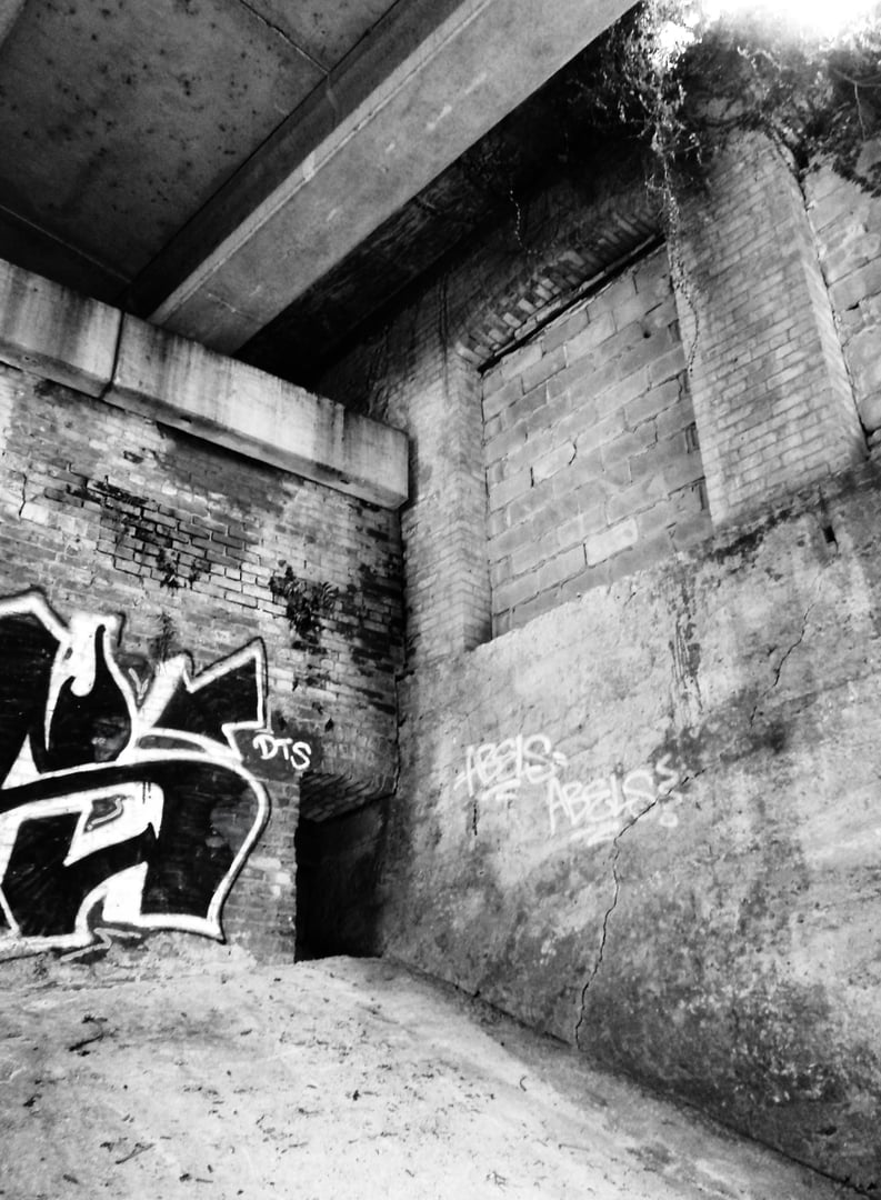 Photo of Donnellan Crypt (Franklin Street Bridge)