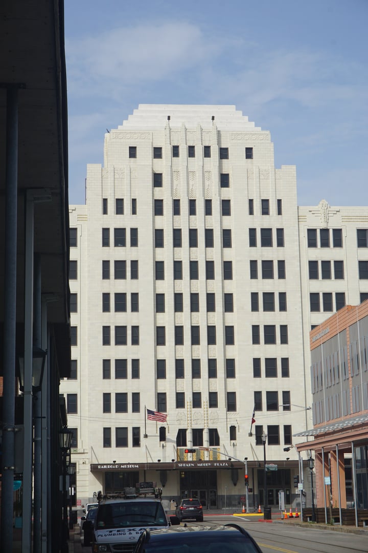 Exterior of the 1932 Art Deco Santa Fe Union Station building housing the Galveston Railroad Museum, photographed March 2022