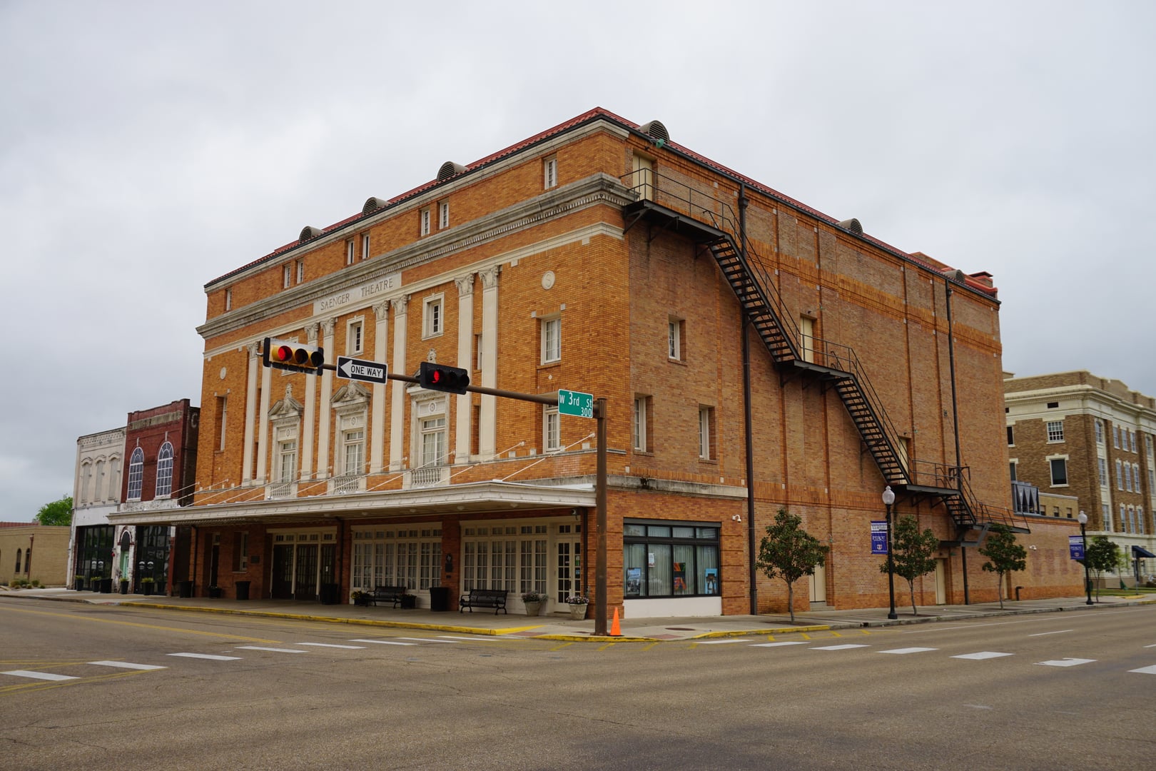 Exterior of the Perot Theatre in downtown Texarkana, Texas, showing the 1924 Italian Renaissance building