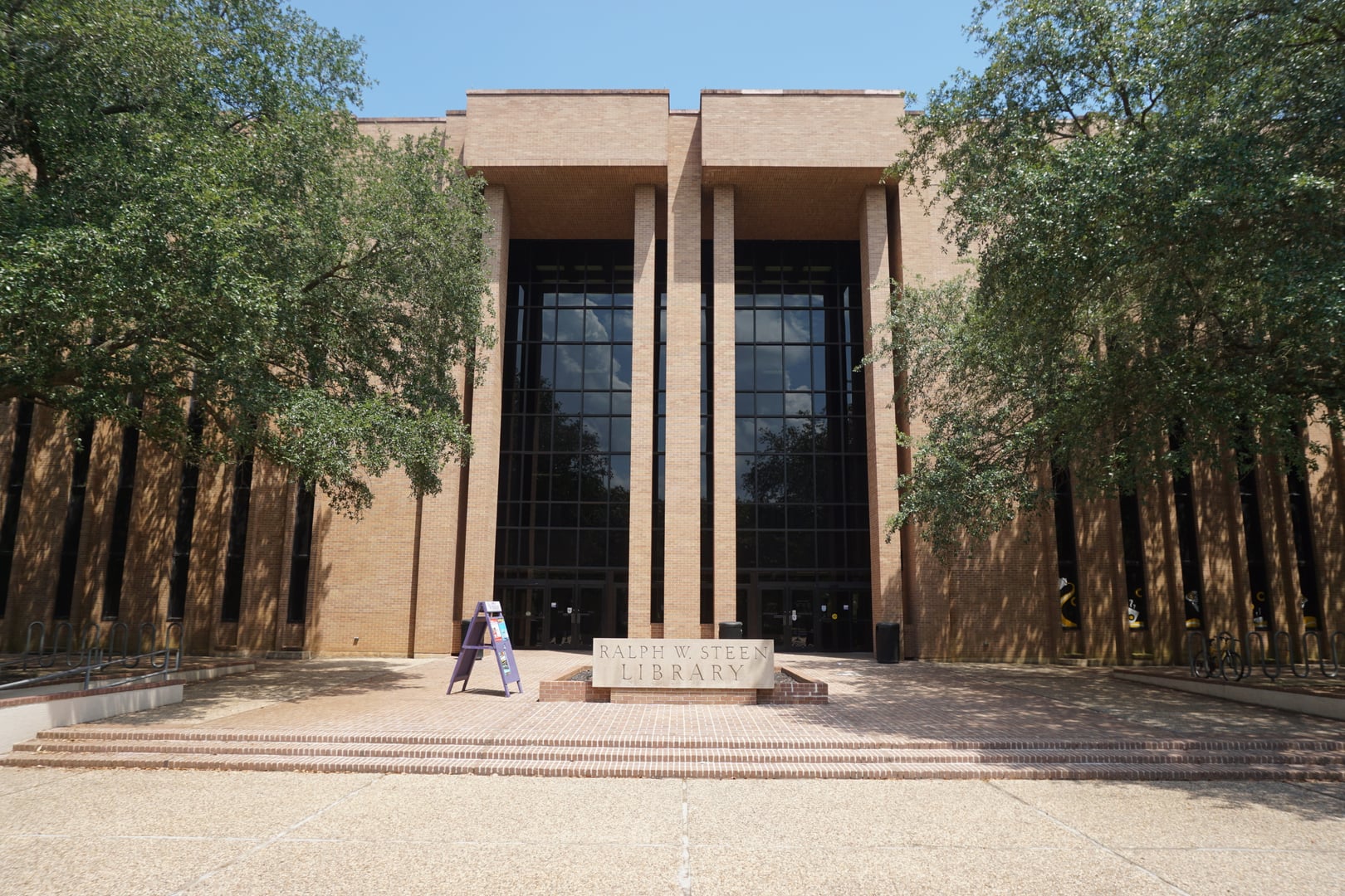 Ralph W. Steen Library on the Stephen F. Austin State University campus in Nacogdoches, Texas