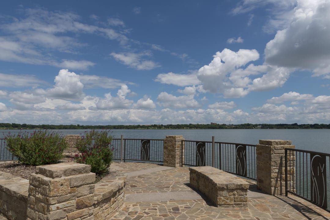 The stone Maurice Levy Overlook terrace on the shore of White Rock Lake, Dallas, Texas, photographed by Carol M. Highsmith, 2014.