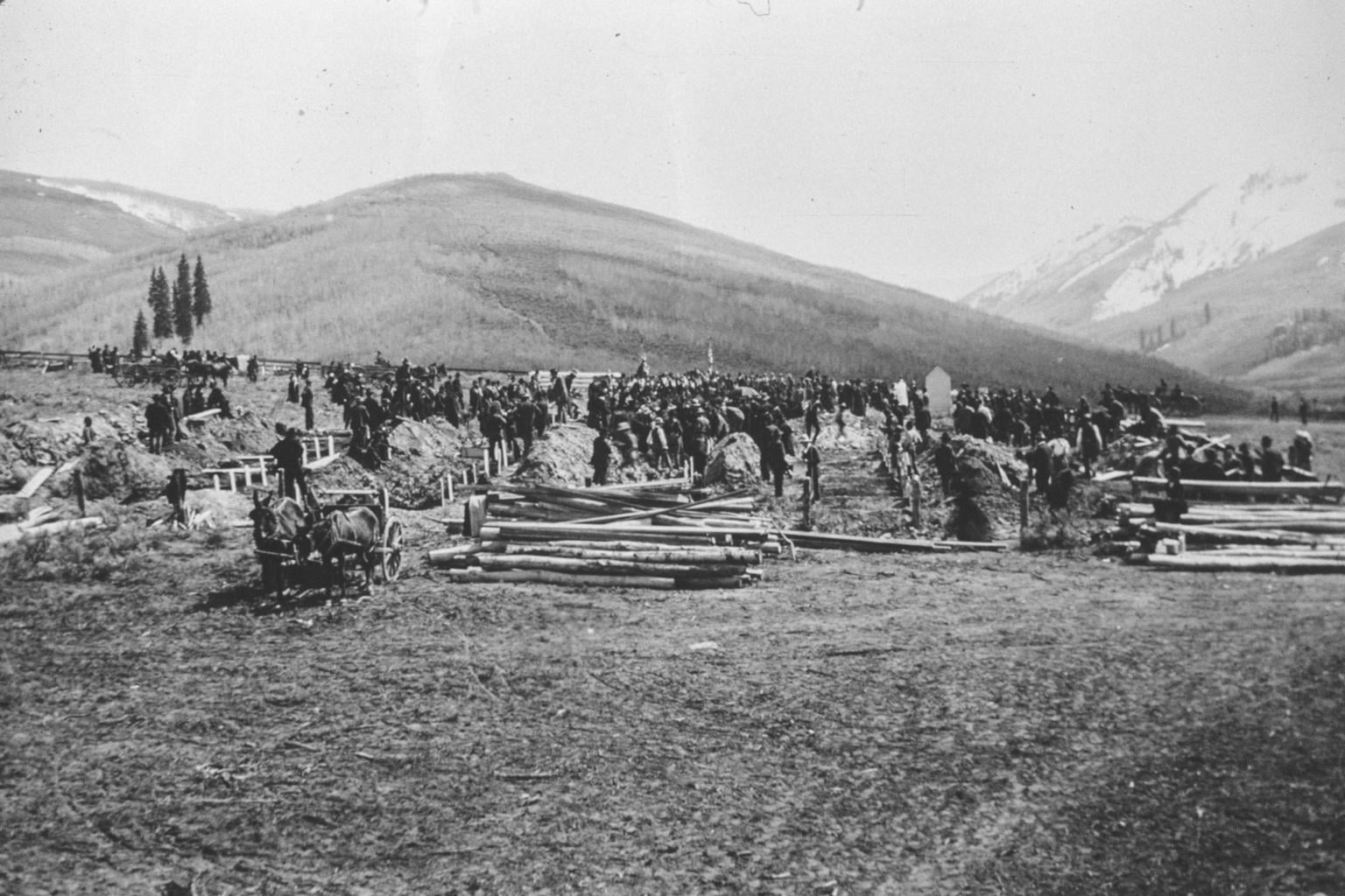 Men preparing mass graves at the Scofield Cemetery following the May 1900 Winter Quarters Mine disaster, Utah