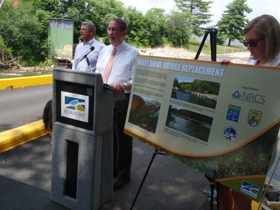 Congressman Bob Goodlatte and City of Roanoke Mayor David Bowers at the Wiley Drive Bridge Replacement Ribbon Cutting Ceremony.  Credit: USFWS.