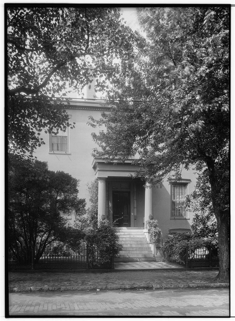 HABS exterior photograph of the Branch-Glasgow House (Ellen Glasgow House) at 1 West Main Street, Richmond, Virginia (HABS VA-857)