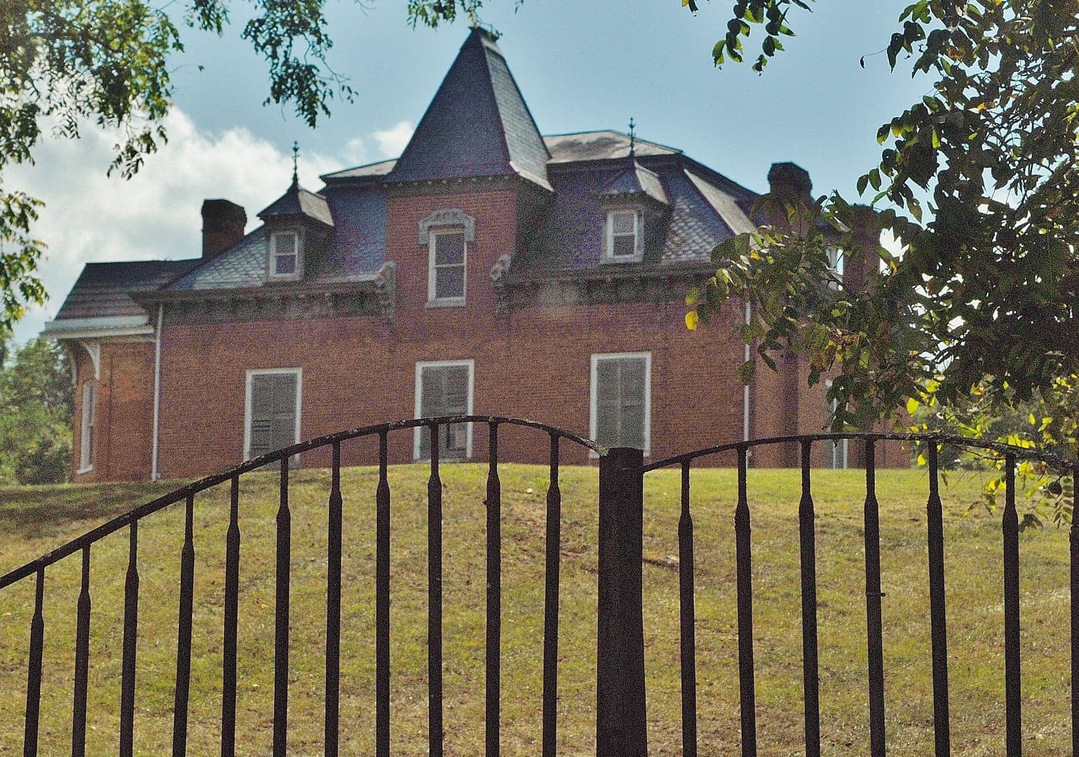 Exterior of the Major David Graham House at Cedar Run Farm in Wythe County, Virginia, an iron-furnace-era plantation home