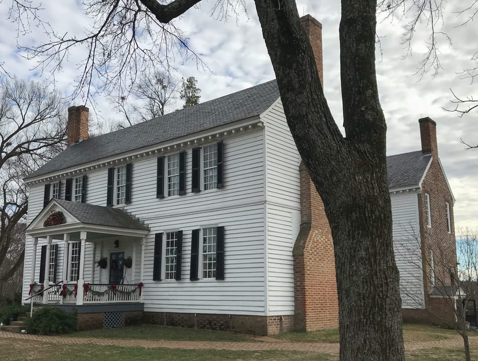 Tuckahoe Plantation H-shaped colonial mansion, Thomas Jefferson childhood home near Richmond, Virginia
