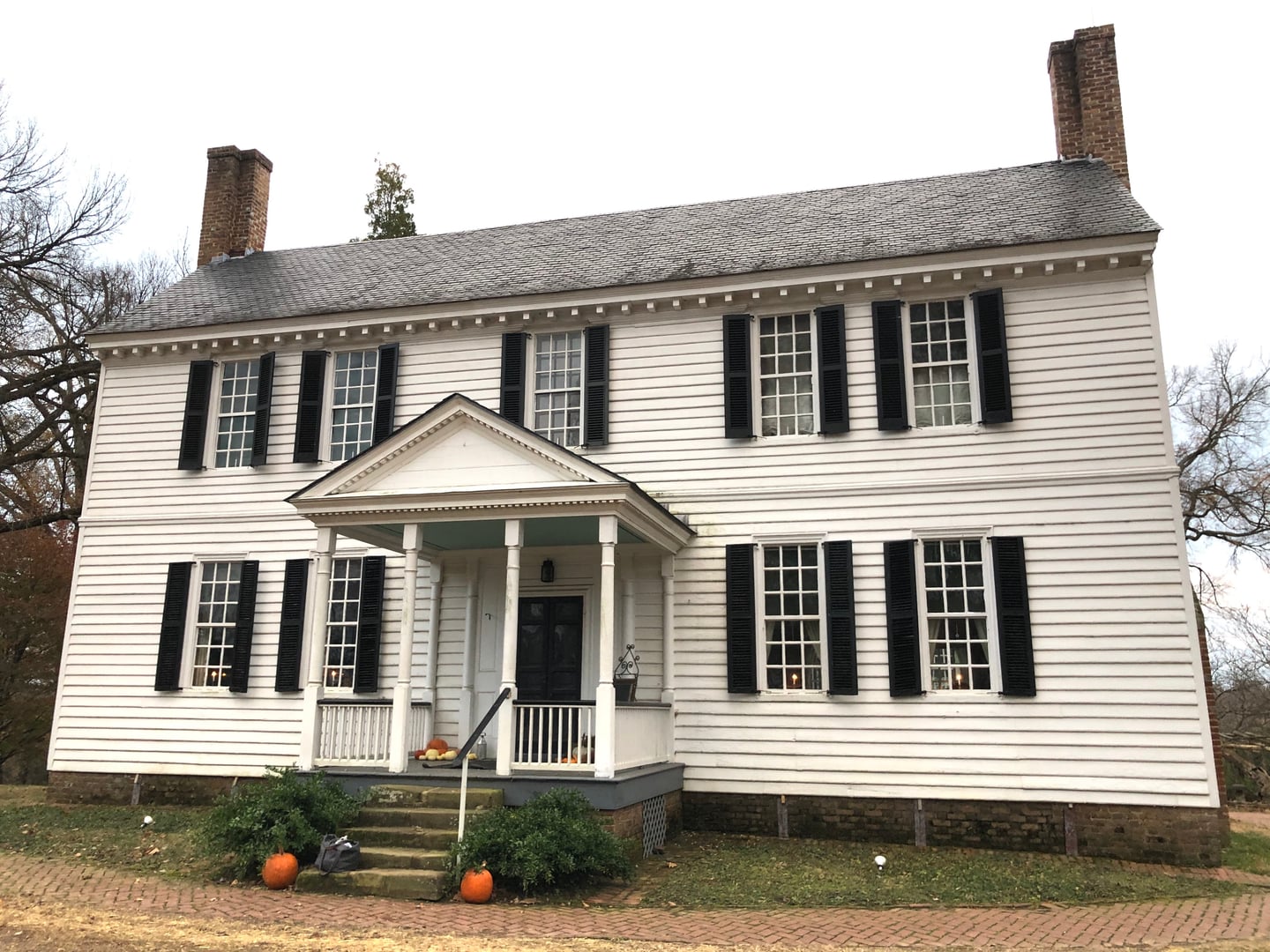 Tuckahoe Plantation H-shaped colonial mansion, Thomas Jefferson childhood home near Richmond, Virginia